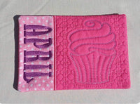 ITH CUPCAKE MUG RUG 5X7 APRIL